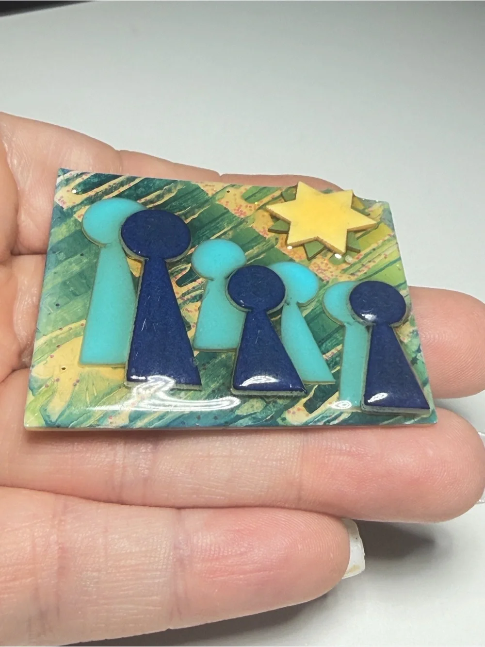 Lucinda People Brooch Family Star Resin Vintage Pin 2 inches